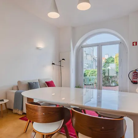 Graca Hidden Garden By Lovelystay * ליסבון