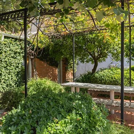 Graca Hidden Garden By Lovelystay Апартаменти *